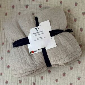 Texteis Penedo Cream Quilted Throw Blanket